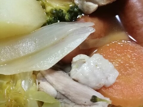 鶏胸肉とお好きな野菜を入れて和風ポトフ